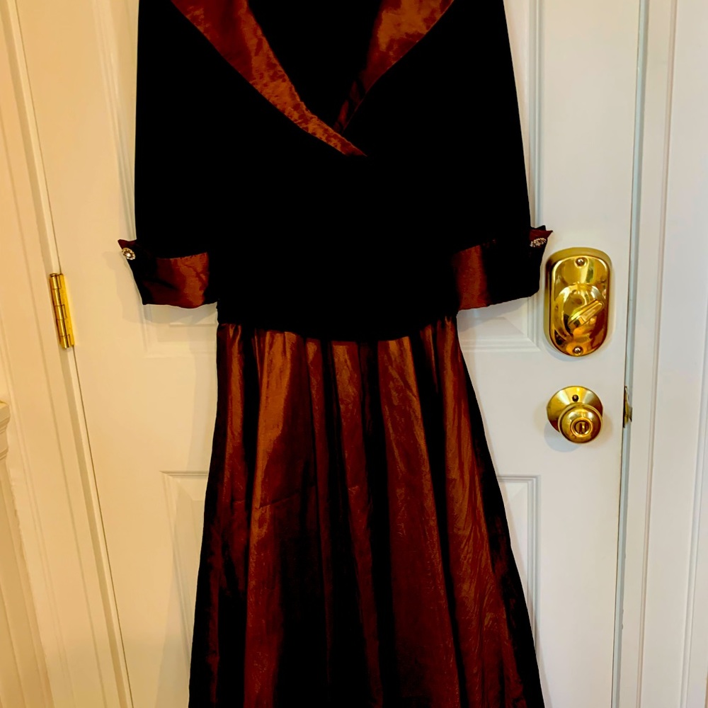 Bronze and black tea length. 10P. Flattering.